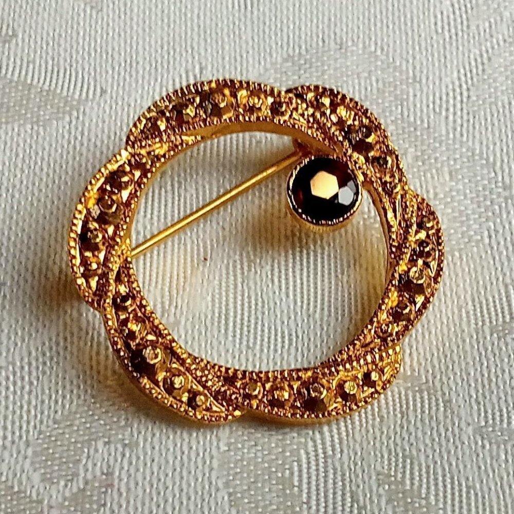 Vintage Gold-Plated Genuine Garnet Circle Brooch
